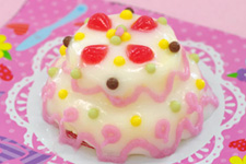 「DIY cake candy. (Photo with cooperation of Kracie)