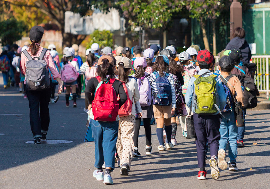 School Picnics and Excursions | Calendar 05 | Explore Japan | Kids 