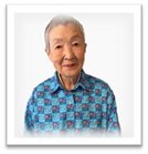 Izquierda: esta increíble señora japonesa aprendió a programar y desarrolló una aplicación después de cumplir 80 años.