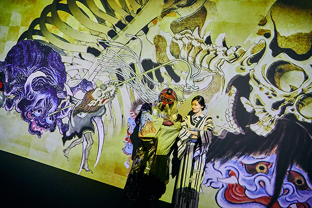 En la exposición, los yokai bailaban a tu alrededor desde las paredes ¡y también venían a recibirte!