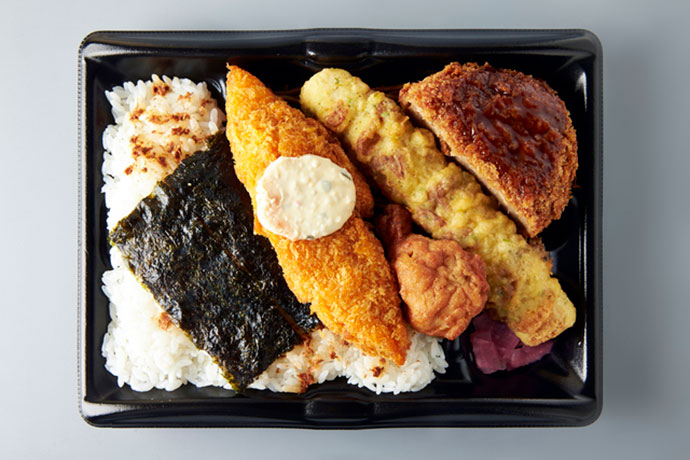 販売されている弁当　のり弁当