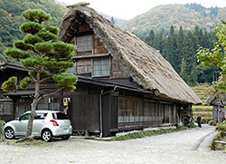 the Jyuemon Gassho-style home