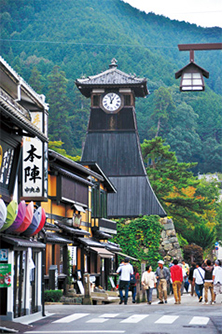 La torre del reloj Shinkoro es un símbolo para el distrito de Izushi