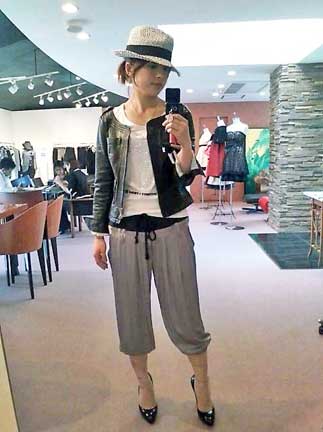 A combination of harem pants and a jacket. (C)B7 NO ROSE WITHOUT A THORN