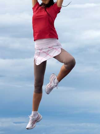 An outfit featuring a running skirt. (C)ASICS Corp.