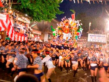 The Hakata Gion Yamakasa Festival. (C)Fukuoka City