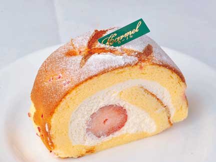 Swiss roll made with rice flour ©KADOKAWA MARKETING All Rights Reserved.