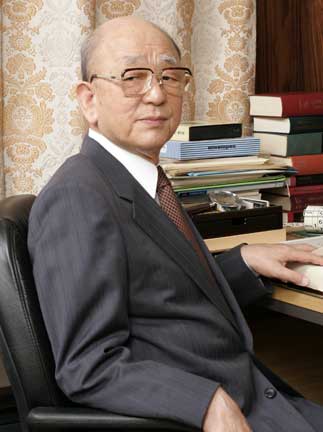 Dr. Suzuki Akira