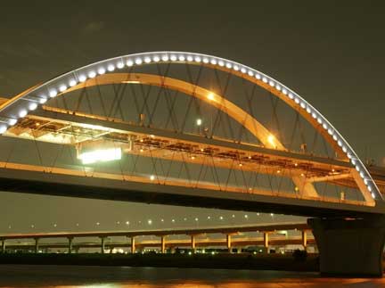 The illuminations at Goshiki-zakura Ohashi Bridge. (C)soundpower corporation