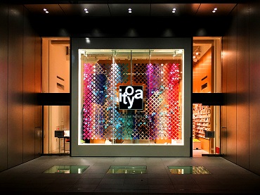 The summer display at “Ginza Ito-ya” shows an array of colorful paper samples - fitting for a long-established stationery store.  The display is dotted here and there with origami in the shape of the “morning glory” flower