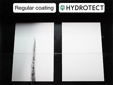 A test to remove dirt with water. The plate on the left had ordinary coating applied, and the one on the right had a photocatalyst coating applied and came clean using only water. (Photo courtesy of TOTO LTD.)