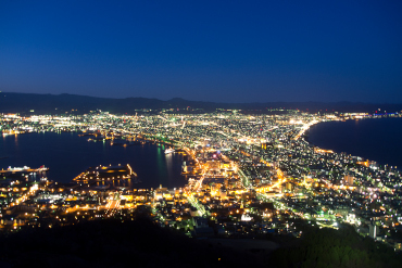 Vista nocturna desde el monte Hakodate