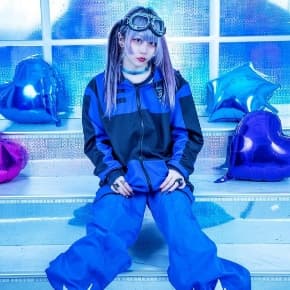 Looks that fuse kawaii with cyber fashion make heavy use of neon colors and synthetic fabrics. (Photo courtesy of AIKA ELECTRONICS)