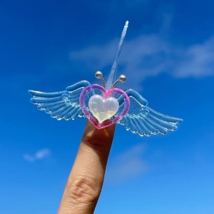 The artist’s out-of-this-world nails feature futuristic antenna-like structures and candy colors. (Photo courtesy of Tomoya Nakagawa)