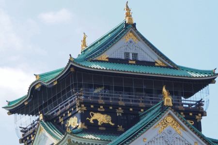 El «castillo de Osaka», con su hermosa ornamentación dorada, tiene un mirador desde el que se puede ver toda la ciudad.