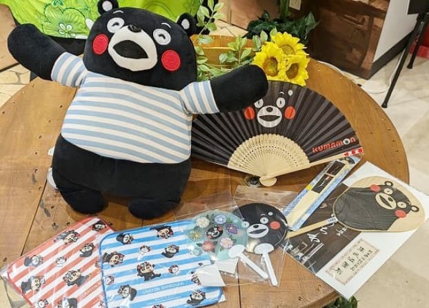 A small sample of the many Kumamon goods that can be found throughout Kumamoto prefecture. (©2010 kumamoto pref.kumamon ＃K37538)