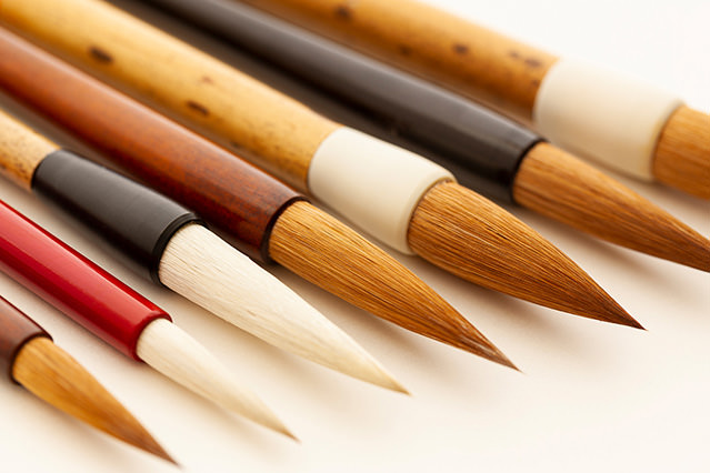 Brushes used in Japanese calligraphy come in a variety of shapes, sizes, and materials.