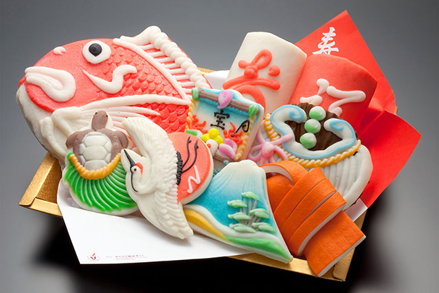 富山县的蒲鉾色彩缤纷、造型多样。（照片由 Umekama 提供）