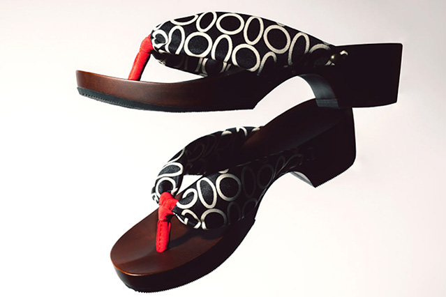 Mizutori sells a broad range of traditional footwear-inspired shoes. (Photo courtesy of goyemon)