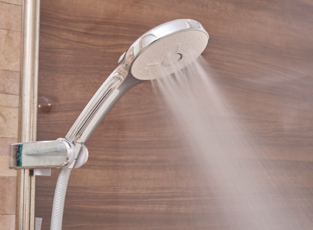 A mist shower from an ultrafine bubble-equipped showerhead.