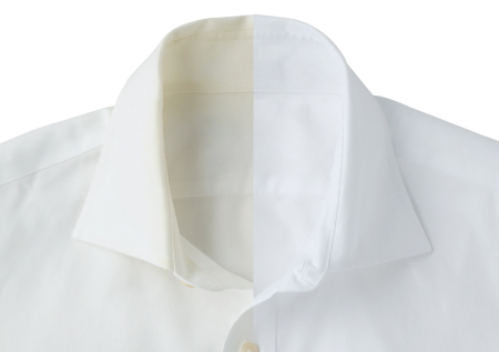 A comparison of a white shirt's cleanliness after washing. The right half was cleaned using an ultrafine bubble-equipped washing machine, showing a noticeable difference in whiteness after one year (worn for six months and stored for six months).